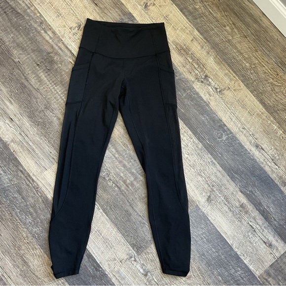 lululemon Seek the Heat Crop black size 4 with side pockets and rushed hem - Picture 2 of 10